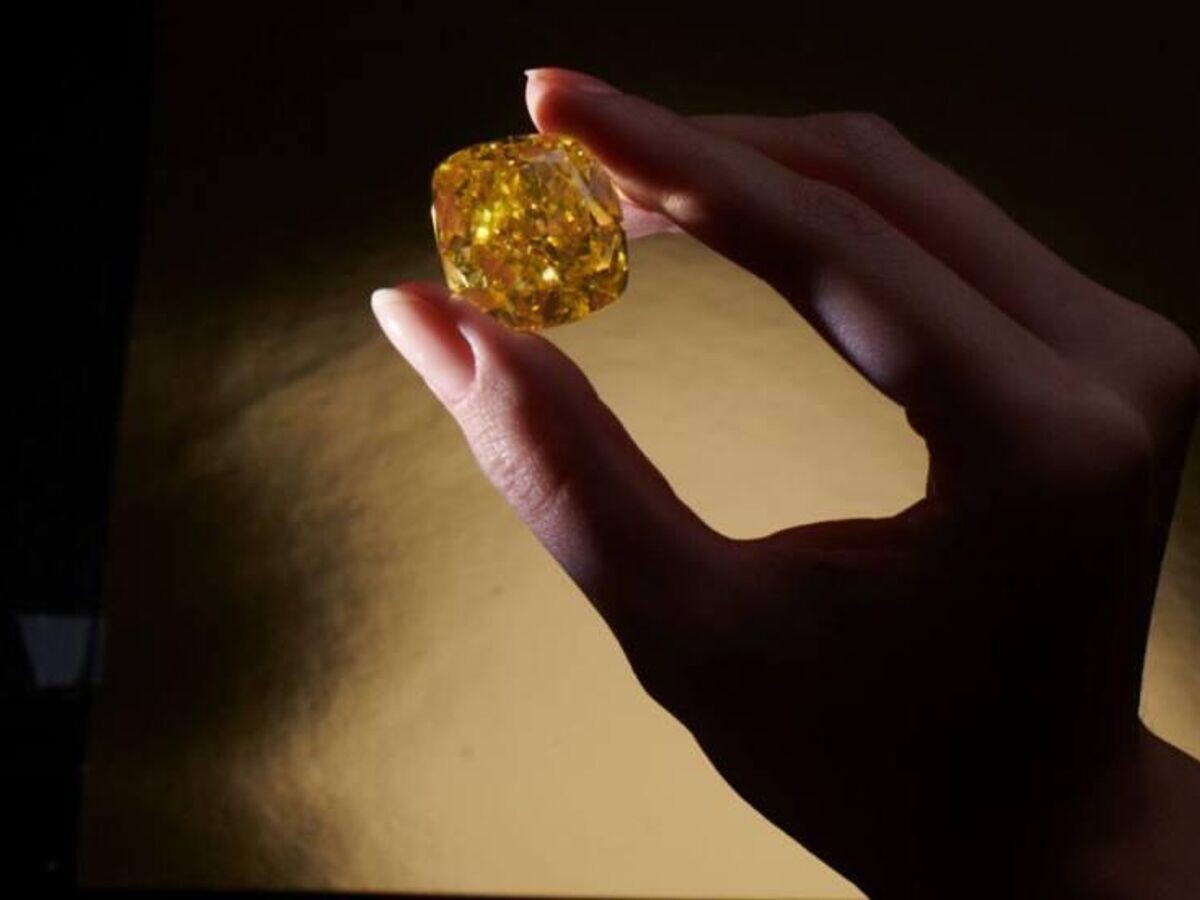    Бриллиант "Новое Солнце"© Фото : АК "Алроса"