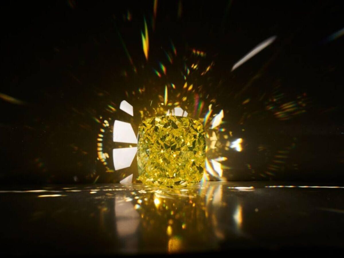    Бриллиант "Новое Солнце"© Фото : АК "Алроса"