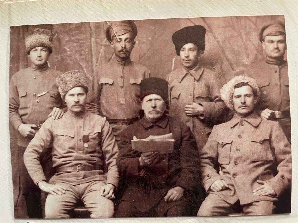 Дед Сусанны Ивановны (слева внизу)Фото: из личного архива Сусанны Тереховой