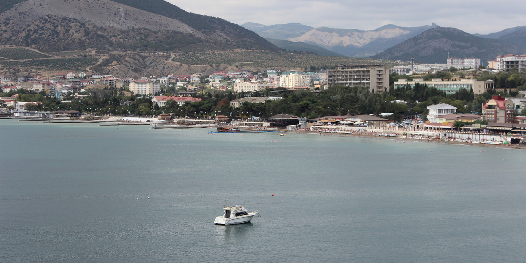Судак: будничный и немного туристический. Впечатления