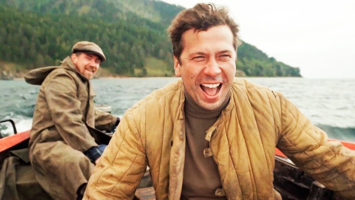 Андрей Мерзликин в роли Вампилова — актер, который смог передать не только внешнее сходство, но и внутреннюю борьбу драматурга