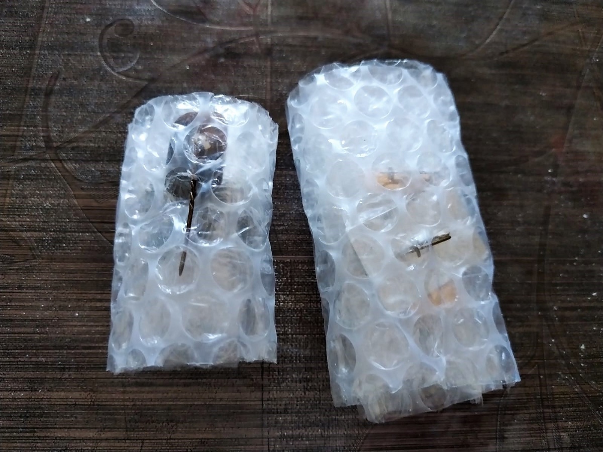 свернула в рулончики и в коробку.