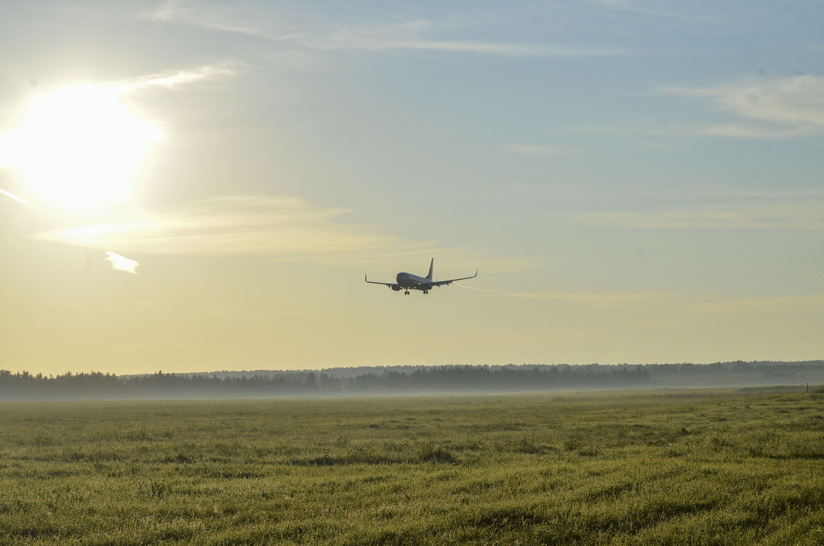 Летом в Калининградскую область будет летать больше самолетов из Москвы и Петербурга.  Фото: Фото: ФедералПресс / Дмитрий Шевалдин