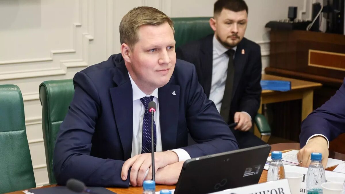 Замглавы Минпромторга Геннадий Абраменков рассказал в Совфеде о перспективах отечественной авиации. Фото: Совет Федерации