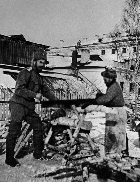 Император Николай II в ссылке. Неизвестный автор, январь - апрель 1918 года, г. Тобольск, ТАСС.
