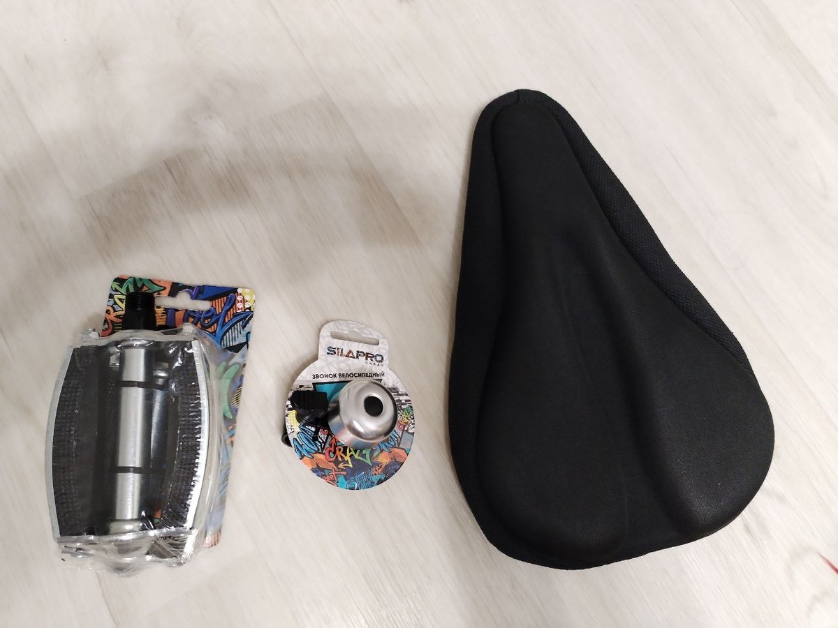 Новые запчасти и аксессуары для велосипеда. Источник: фото автора.