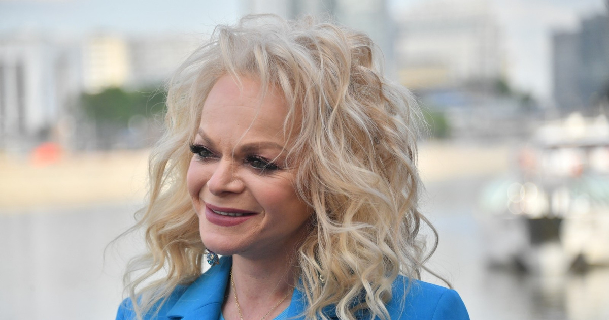 Лариса Долина