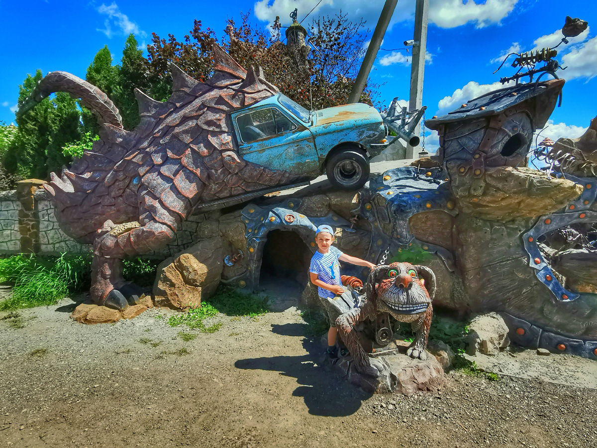 Козельск, детский парк Вихляндия