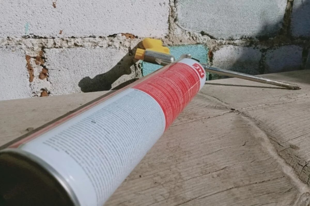    Владимирка отомстила бывшему, залив дверь в его квартиру монтажной пеной