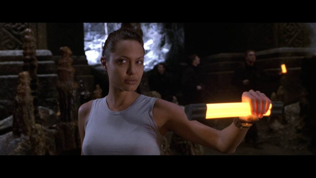 Кадр из голливудского кино Уэста «Лара Крофт: Расхитительница гробниц»