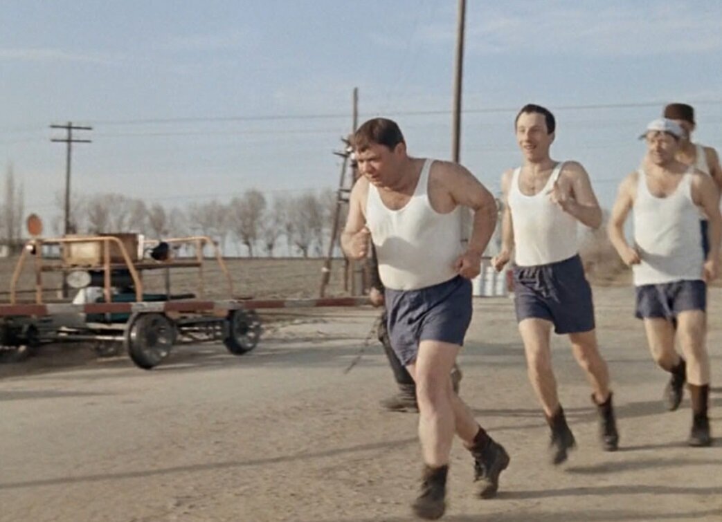 Кадр из комедии СССР Серого «Джентльмены удачи»