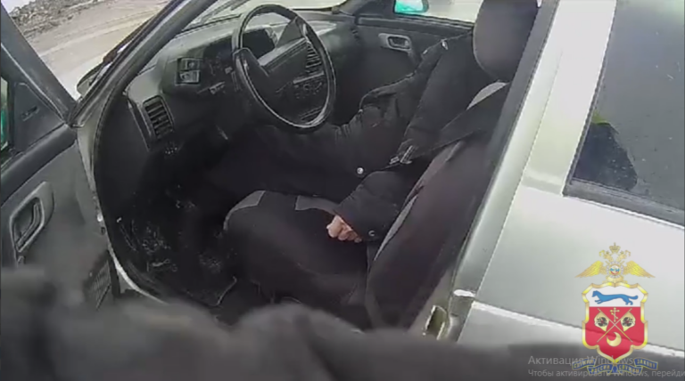    Полицейские Бугуруслана Александр Капаев и Сергей Хмелев спасли жизнь 66-лентему водителю Марина Шарт