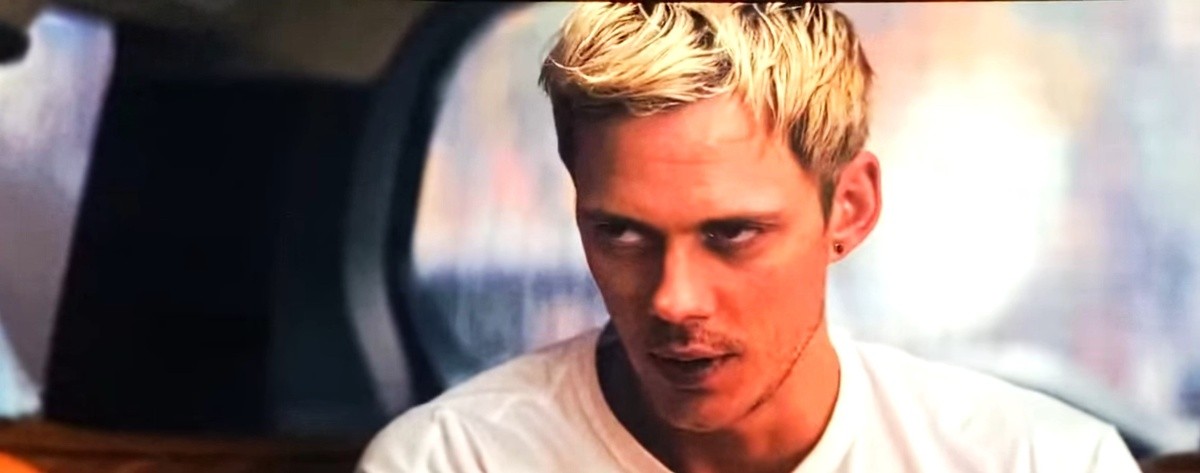 Скриншот из триллера "Западня" ("Locked").