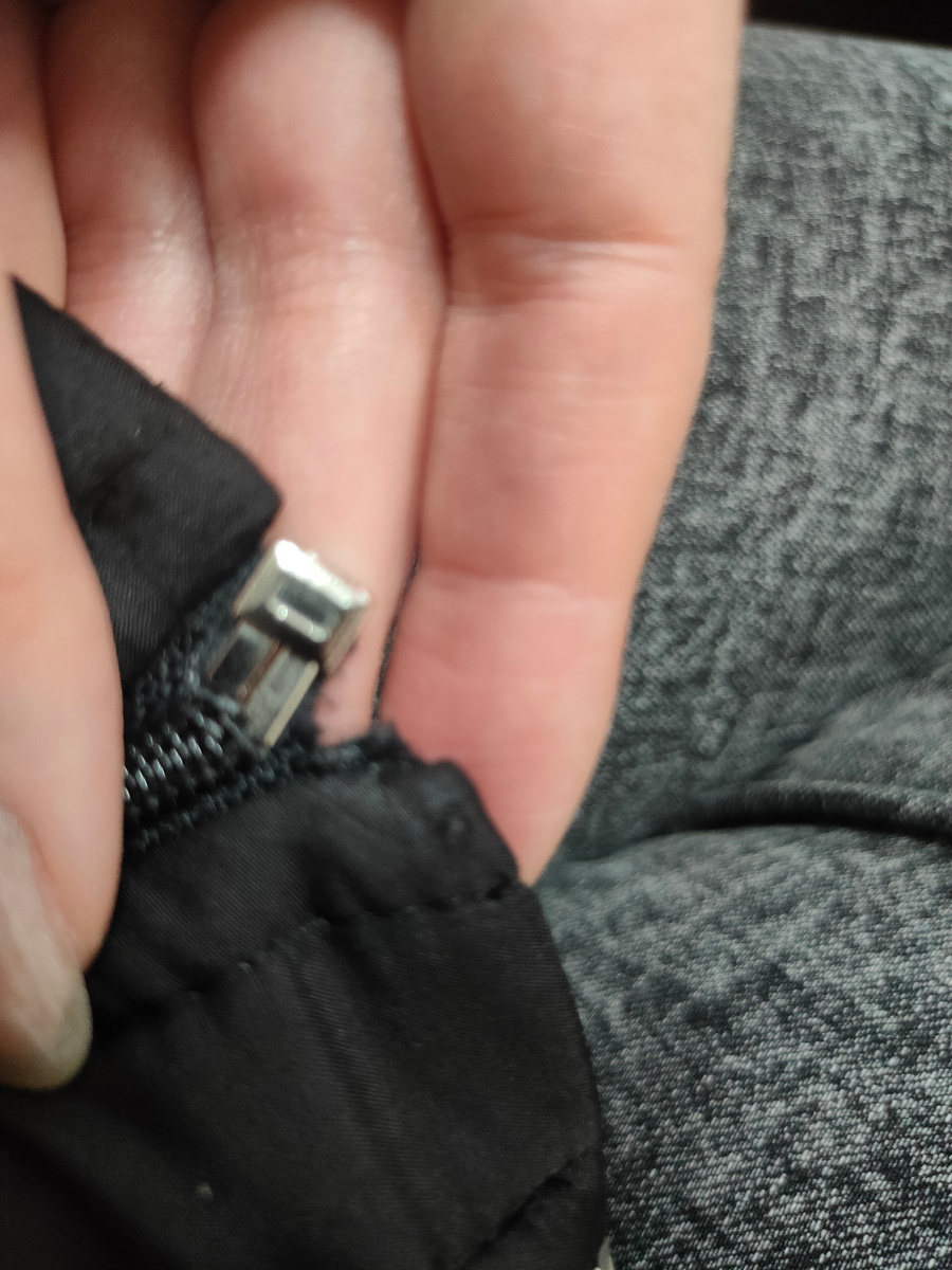 Замок отрывается