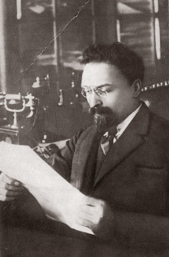 Л. Карахан, 1930 год. фото из rg.ru