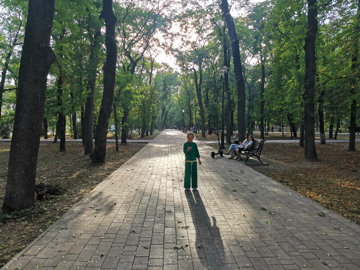 Вот что тут? Любопытсво, задумчивость или мечтательность? Не поговорим, не узнаем. Фото автора.