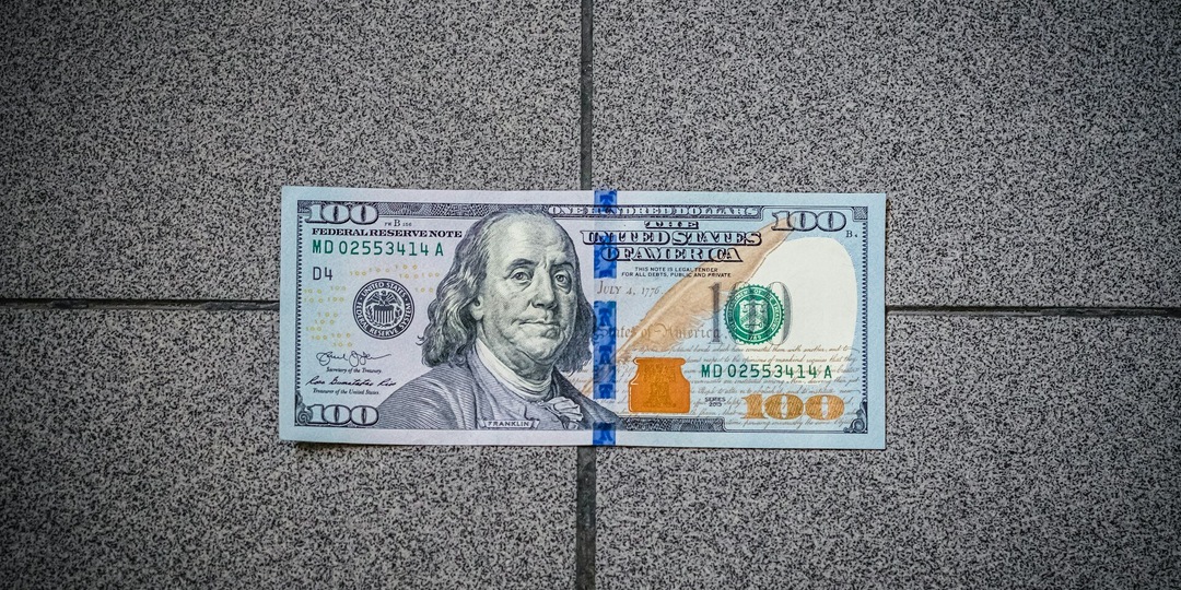 Принимают ли в Египте старые доллары: какие купюры лучше брать с собой?