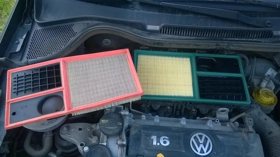 Стандартный фильтр слева, спортивный справа.