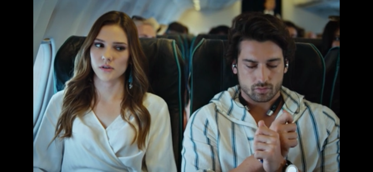 Стоп кадр из сериала «Не отпускай мою руку@