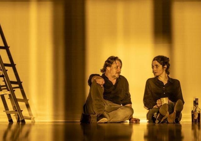 Кадр из фильма "Тёмная страна".