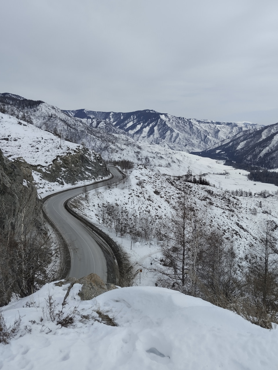 Вид с перевала в торону Акташа.