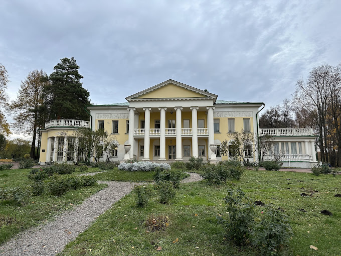 Дача В.И.Ленина. Ранее - дом А. Дурасовой в усадьбе Горки, что на Пахре.