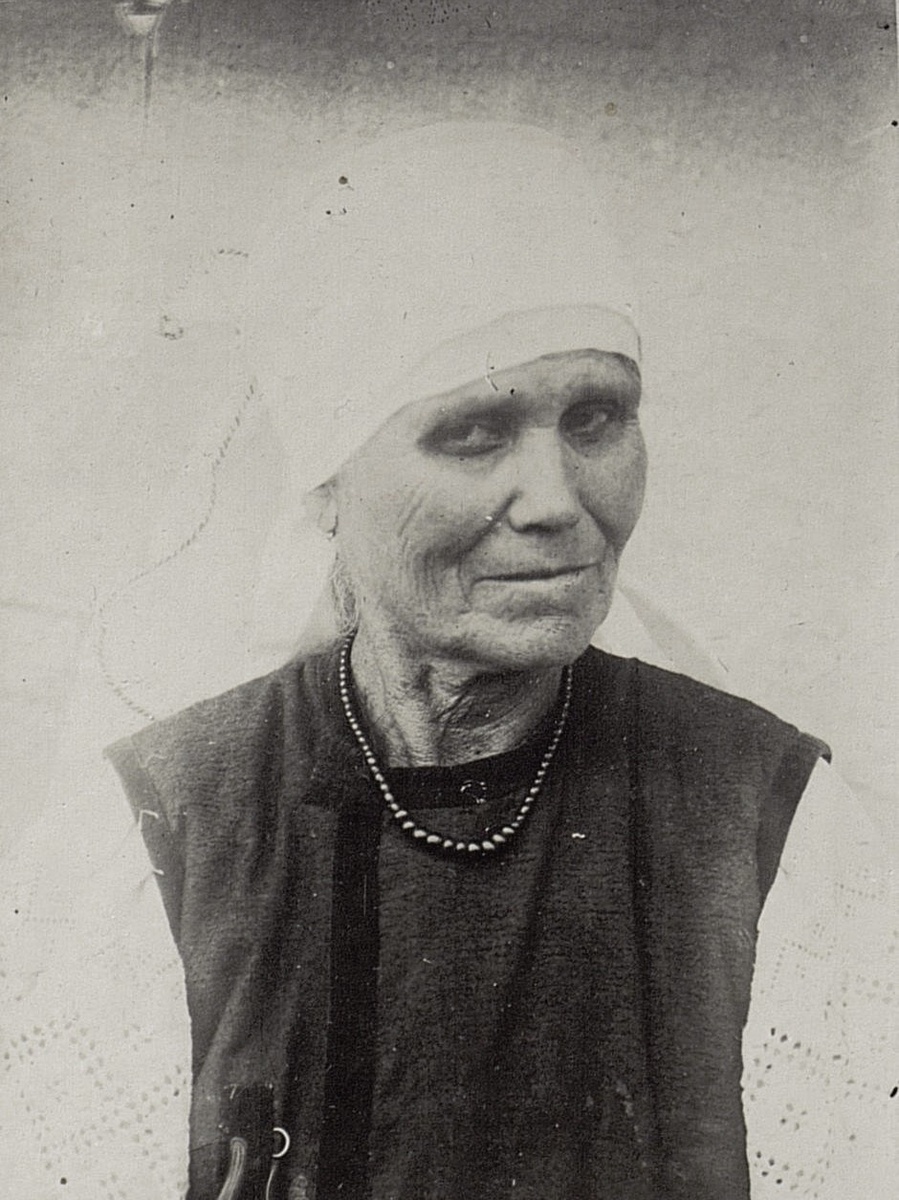 «Баба», замужняя женщина 42 года. Полтавская губ. 