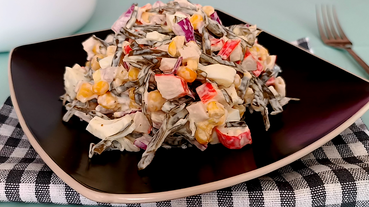 📌 Салат Лагуна с морской капустой и крабовыми палочками