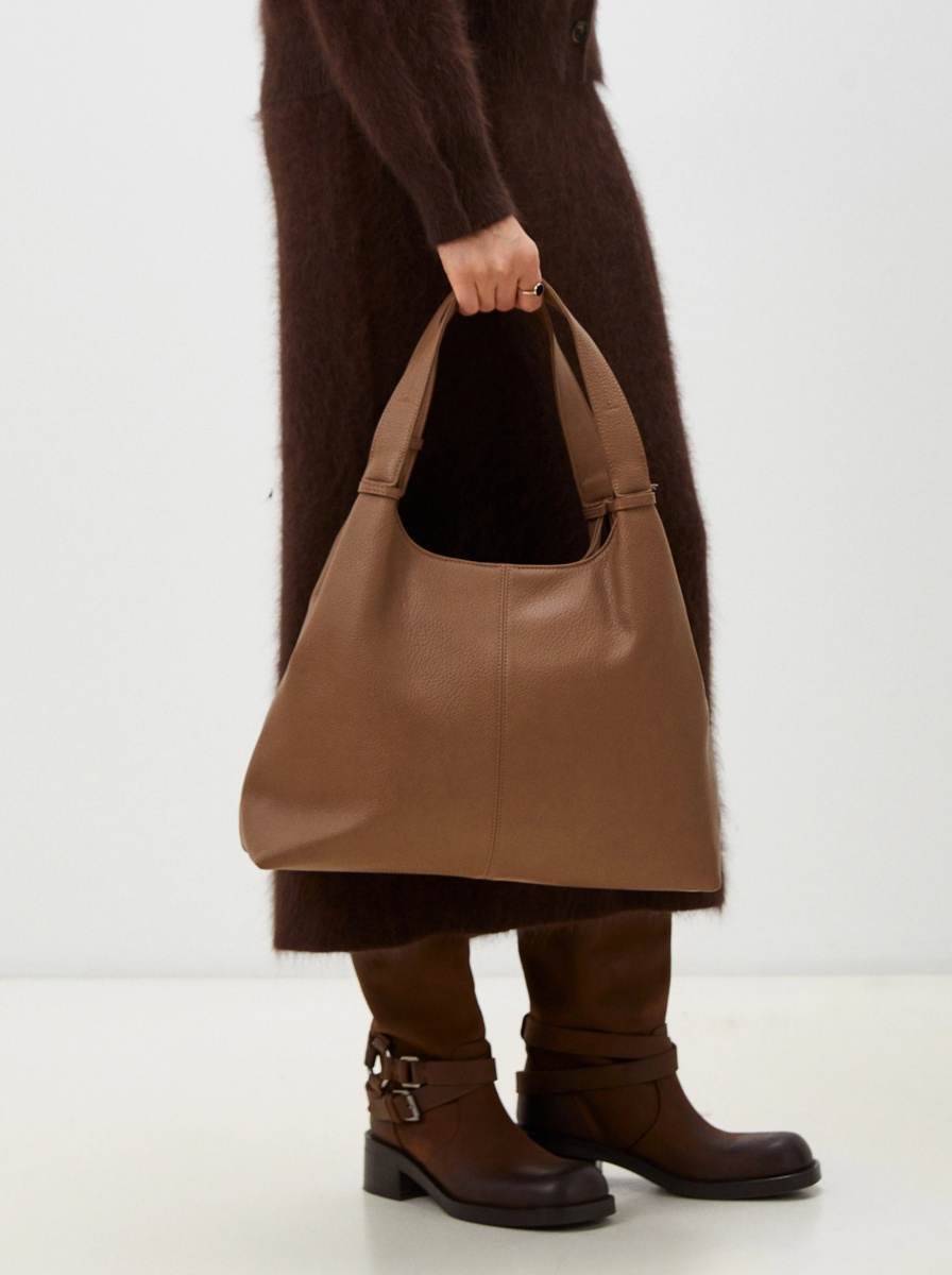 Коричневая объемная сумка 