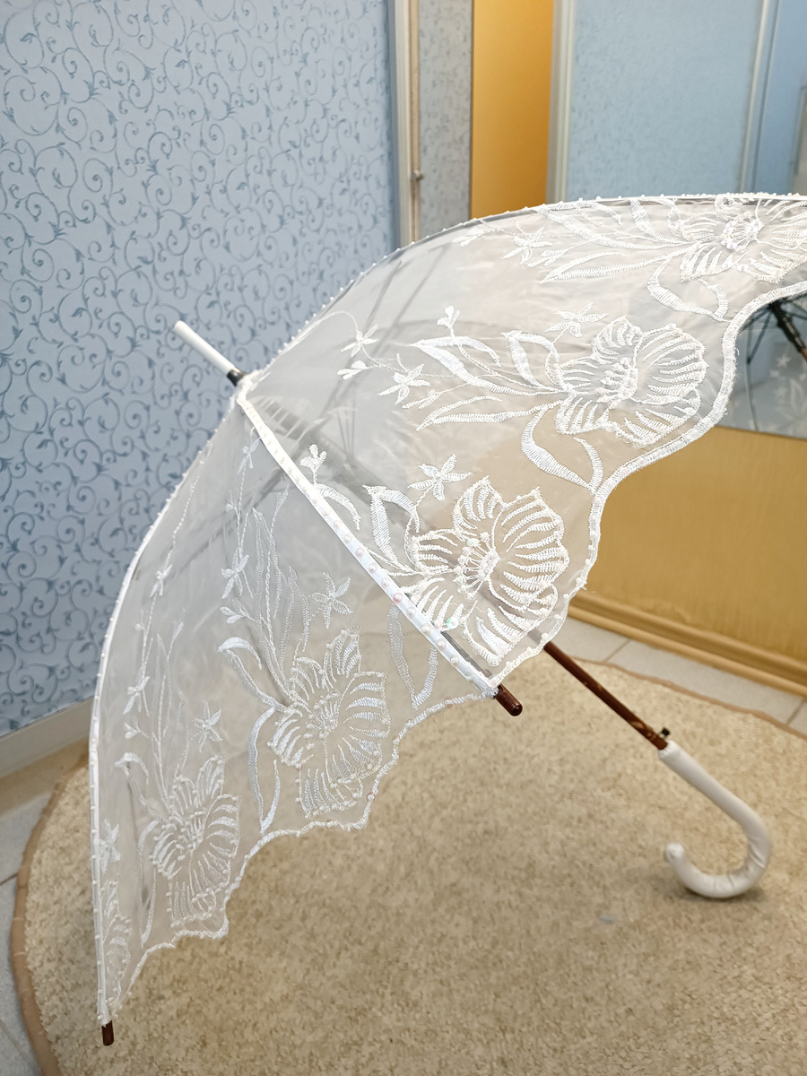 Вот, этот кружевной