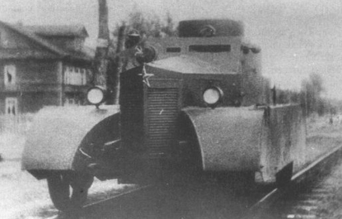 Бронированная автомобильная дрезина БАД-1 собственной персоной. Фотография в свободном доступе.