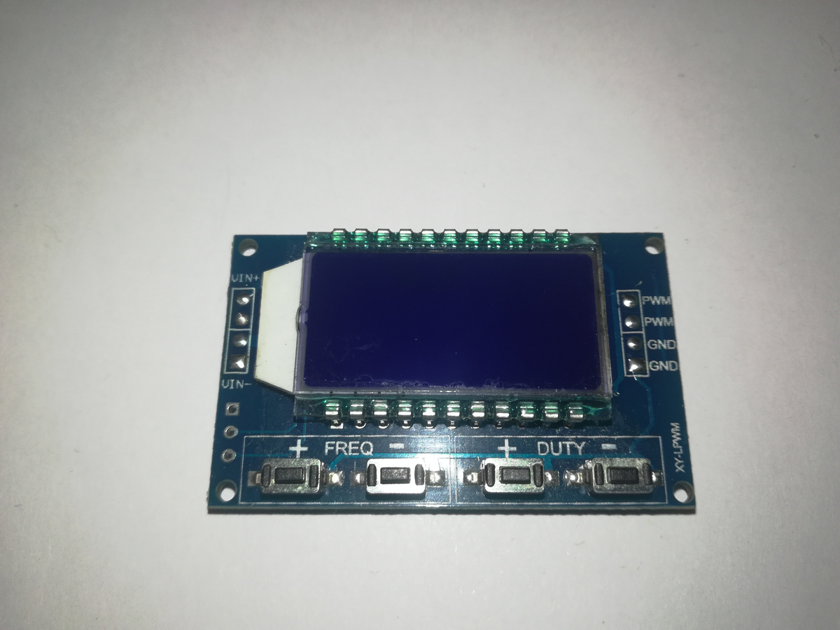 ШИМ-генератор (XY-LPWM), лицевая сторона платы с кнопками.