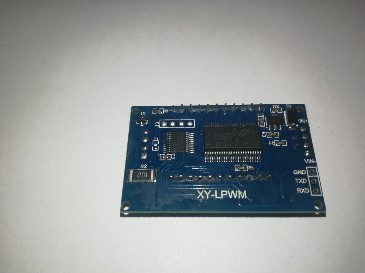 ШИМ-генератор  (XY-LPWM), обратная сторона платы.