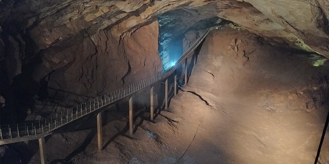 Одно из чудес Абхазии – Новоафонская пещера. Рассказываю об этом подземном природном дворце