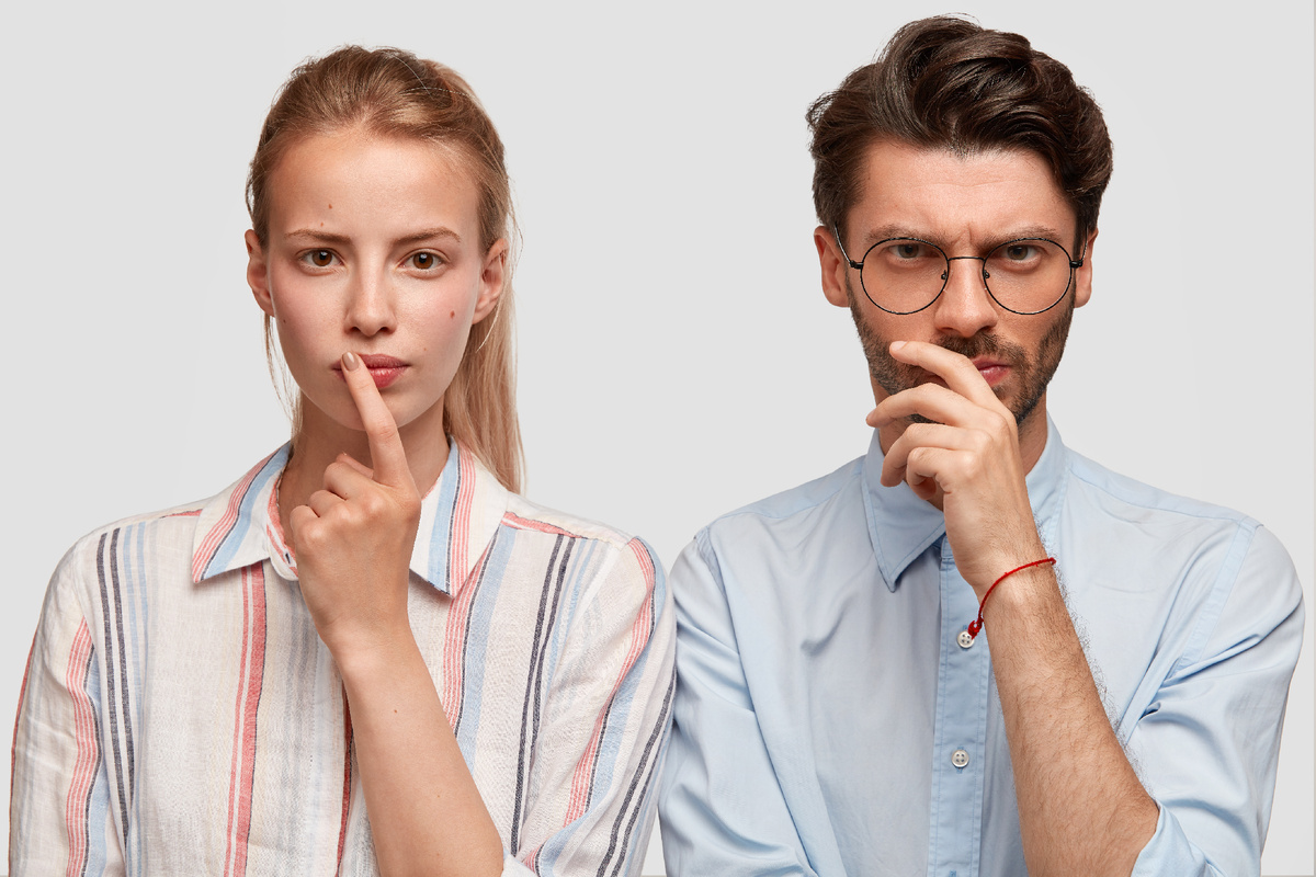 Источник https://ru.freepik.com/free-photo/man-woman-formal-clothes-posing_11015836.htm