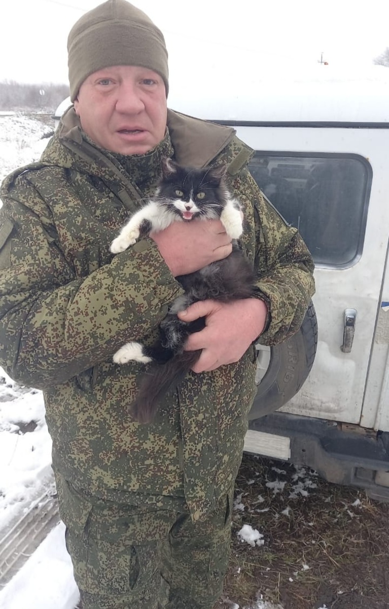 Маркиз на руках у своего спасителя 