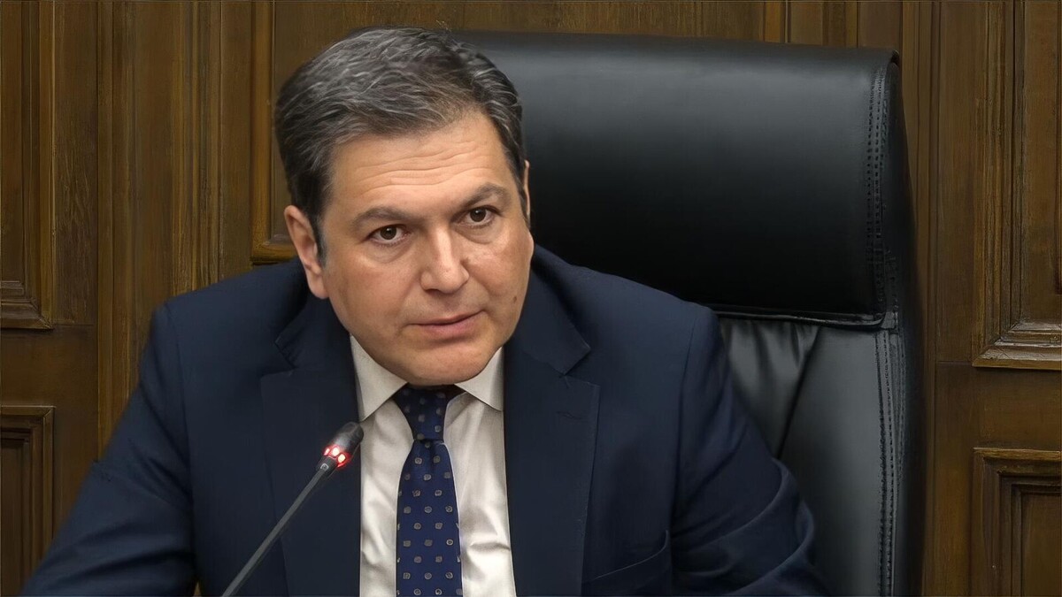 © Photo : press office of the Parliament of Armenia