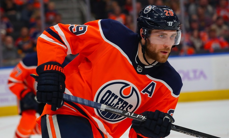    Драйзайтль вслед за Маккинноном набрал 100 очков в текущем сезоне НХЛ. Фото: Global Look Press