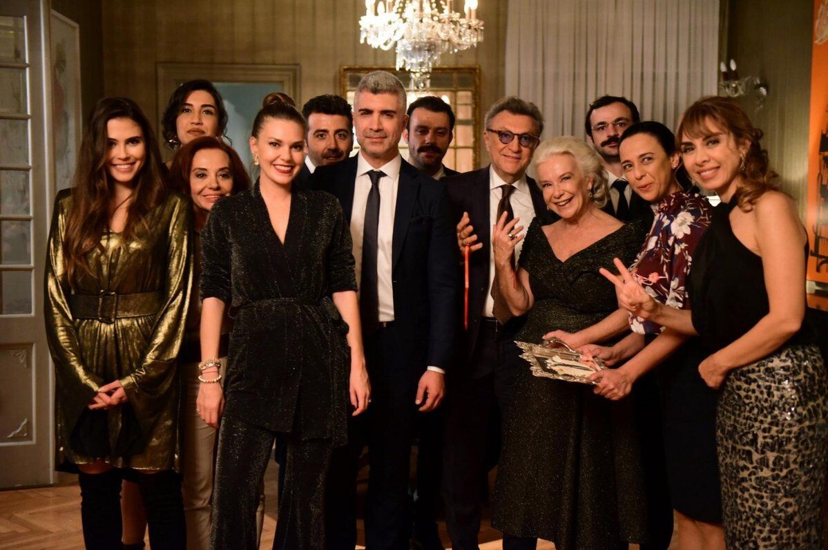кадр из сериала "Стамбульская невеста"