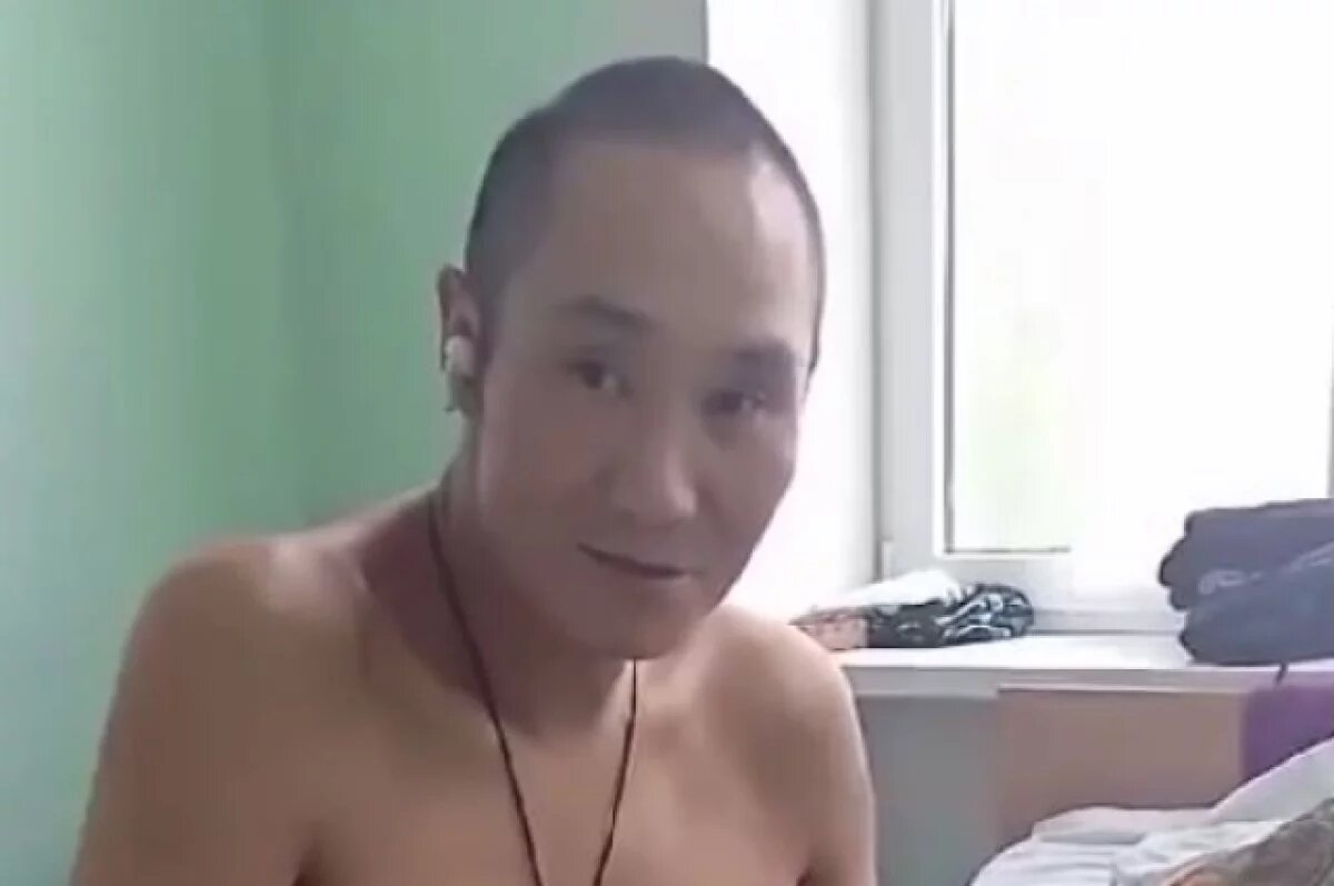    Отрезавший себе ногу боец СВО из Якутии спустя два года увидел семью