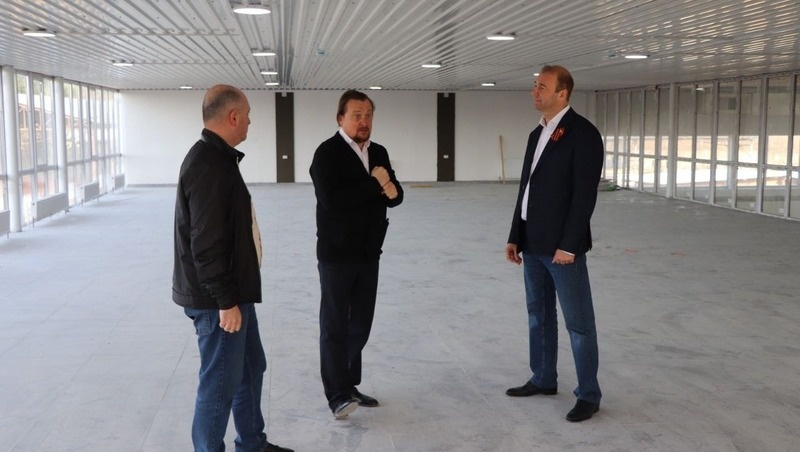    В Ессентуках близится к завершению строительство зимнего манежа для центра иппотерапии Фото: пресс-служба Ставропольского регионального отделения «Единой России»