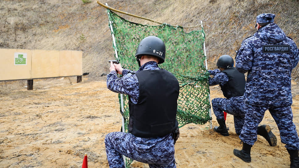 Группа казанского управления вневедомственной охраны Росгвардии стала лучшей в Татарстане.📷Фото: Пресс-служба управления Росгвардии по Республике Татарстан / Коммерсантъ