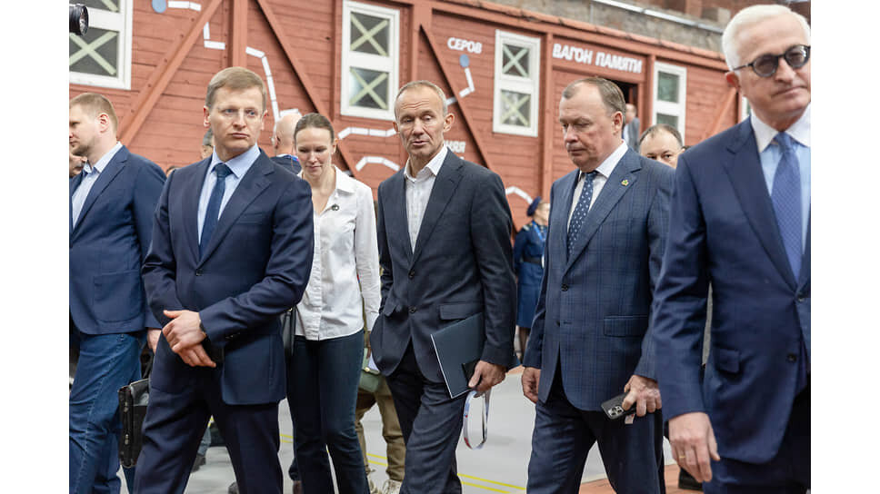 Осмотр выставки железнодорожной ретро-техники «Эшелон Победы» .📷Фото: Марина Молдавская / Коммерсантъ