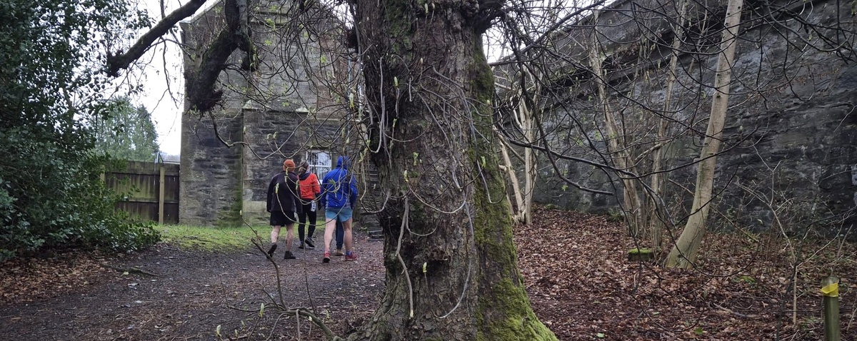 Грязные ноги, довольные туристы. Фото из личного архива.