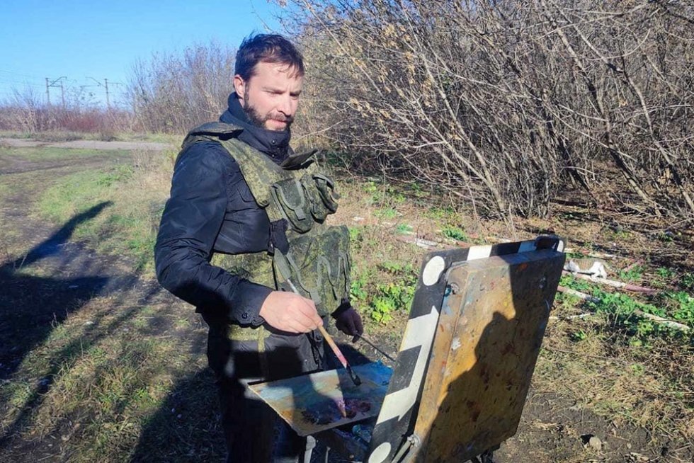 Алексей Крюков ездит в Донбасс с 2015 года, он первым из российских художников начал создавать портреты героев ополчения. / Из архива Алексея Крюкова