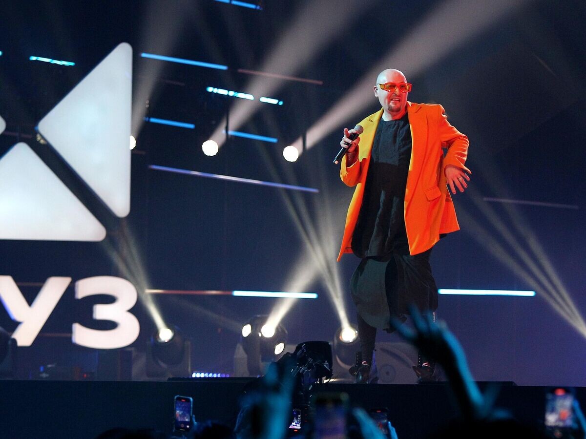    Певец Шура выступает на концерте "Золотые хиты МУЗ-ТВ"© РИА Новости / Мария Девахина