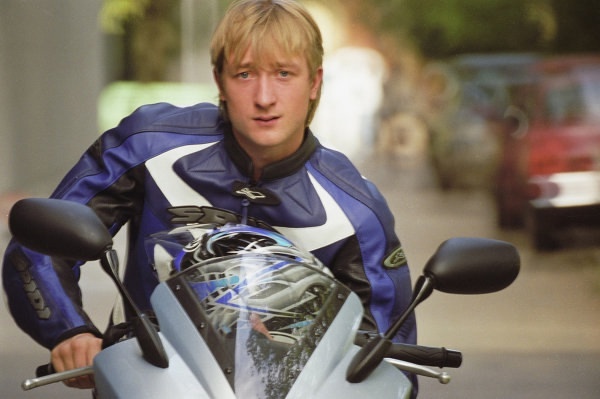 Кстати, Евгений достаточно технично и спокойно катается. Женя, если вдруг увидишь этот пост - с ребятами все о.к., спасибо за остановку! 