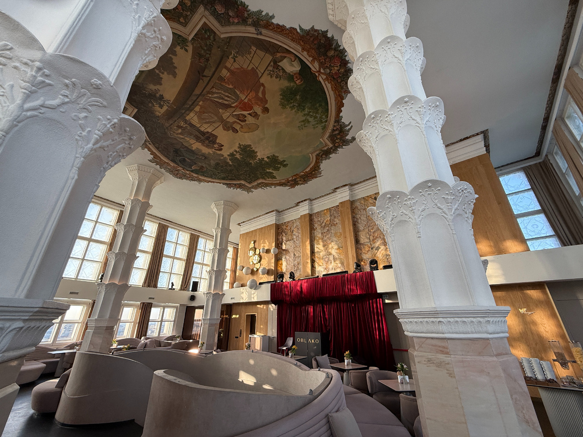 Ресторан Облако на 13 этаже в гостинице Пекин