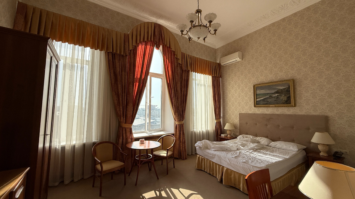 Номер в Гостинице Пекин, категория Супериор с видом на Садовую