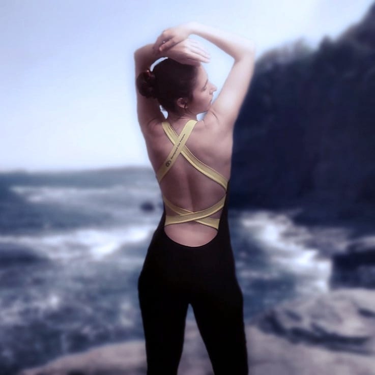 Будучи "грушей" избавиться от ушей на попе почти нереально :(